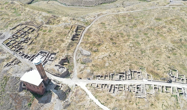 Ani'nin saklı tarihinin gün yüzüne çıkarılması için 5 noktada kazı yapılıyor