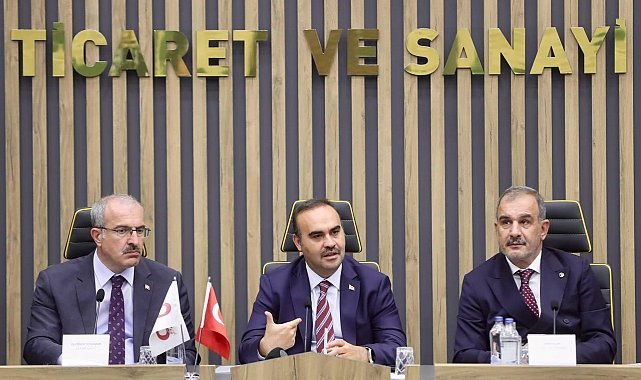 Bakan Kacır, iş dünyası ile bir araya geldi