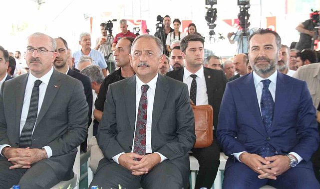 Bakan Özhaseki, "180 binden fazla konutun ihalesini yaptık"