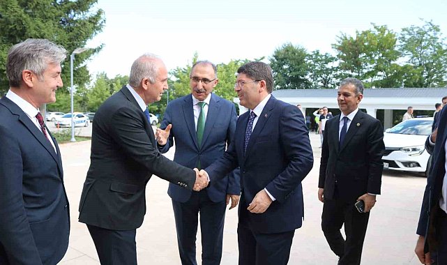 Bakan Tunç, Rektör Göktaş ile bir araya geldi
