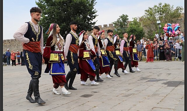 Bal Festivali devam ediyor