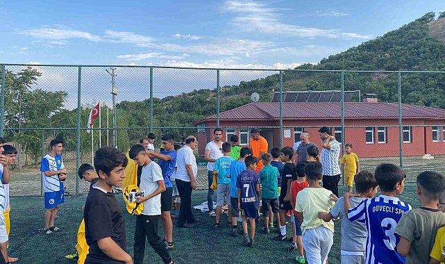 Bingöl'de İl Özel İdaresi'nden gençlere sportif destek