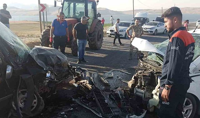 Bitlis'te trafik kazası: 8 yaralı