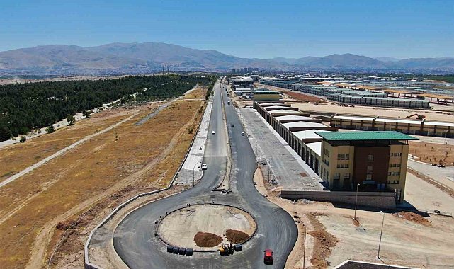 Büyükşehrin yol çalışmaları sürüyor