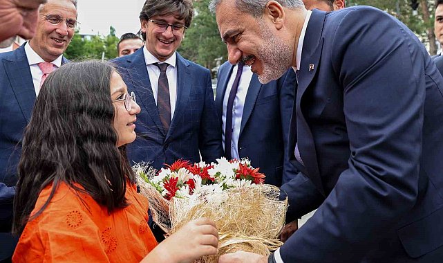 Dışişleri Bakanı Hakan Fidan, Erzurum Büyükşehir Belediyesi'nde