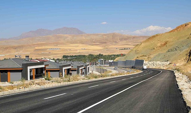 Edremit TOKİ yolu ulaşıma açıldı