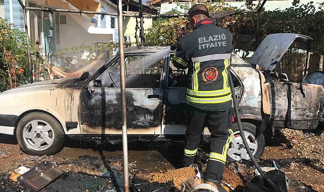 Elazığ'da depoyla birlikte otomobil de küle döndü