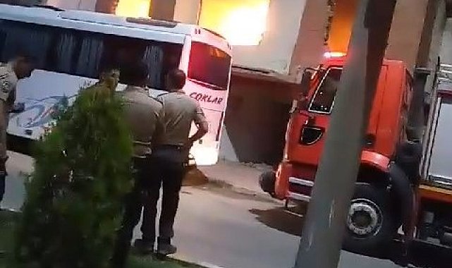 Elazığ&#039;da metruk bina yangını