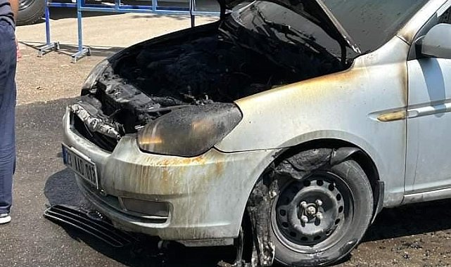 Elazığ'da seyir halindeki araç yandı