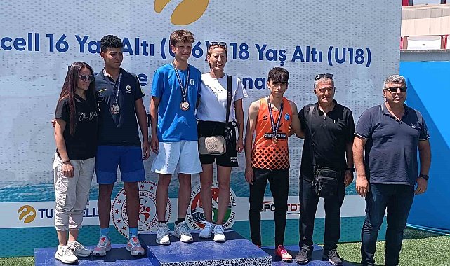 Elazığlı sporcu uzun atlamada Türkiye üçüncüsü oldu