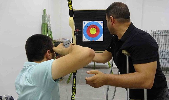 Engelsiz Yaşam Merkezi, bedensel engelli Veysel'i hayata bağladı