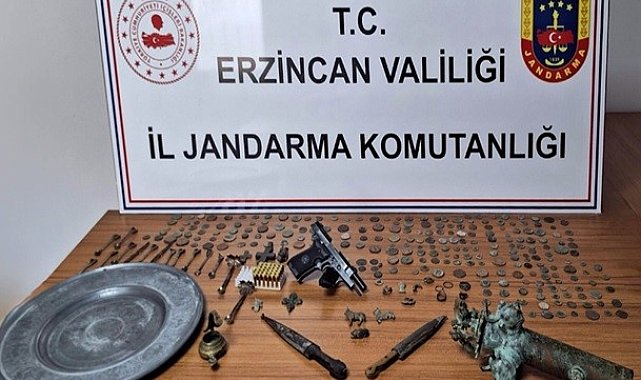 Erzincan'da 239 adet sikke ile çeşitli tarihi eserler ele geçirildi