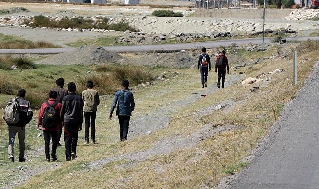 Erzincan'da jandarma ekiplerince 1 ayda 185 kaçak göçmen yakalandı