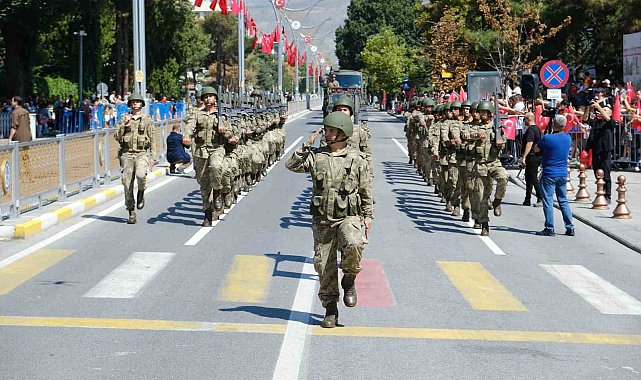 Erzincan'da Zafer Bayramı coşkusu yaşandı