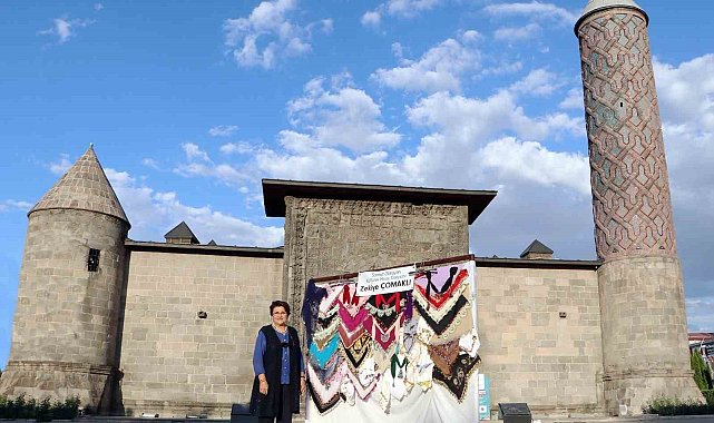 Erzurum'da geleneksel iğne oyaları sergisi