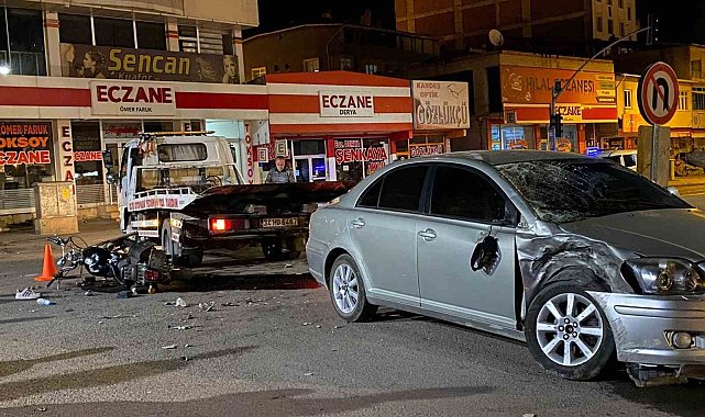 Erzurum'da motosiklet otomobille çarpıştı: 1 ölü 1 yaralı