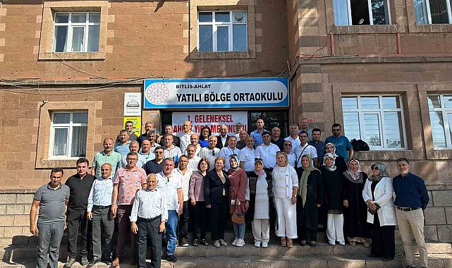 Eski mezunlar 38 yıl sonra buluştu