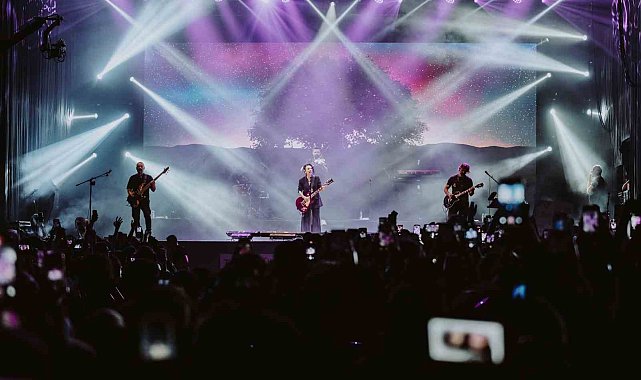 Fatma Turgut Erzurum'da hayranıyla buluştu