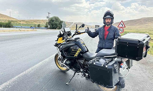 Fransa'dan 22 gün önce yola çıkan turist Hakkari'ye ulaştı