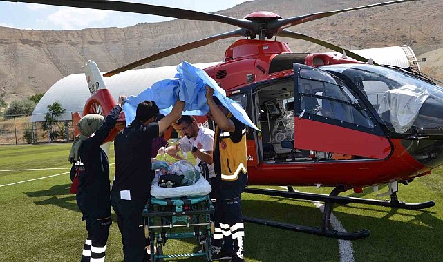 Hava ambulansı yeni doğan bebek için havalandı