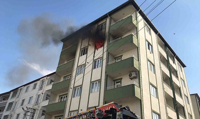 Iğdır'da 5 katlı apartmanda yangın