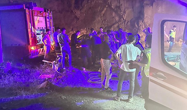 İspir'de iki otomobil tünel çıkışında çarpıştı: 1 ölü, 3 yaralı