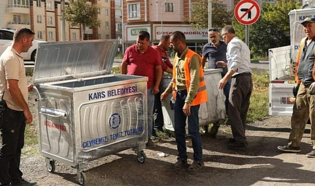 Kars Belediyesi çöp konteynerlerini yeniliyor