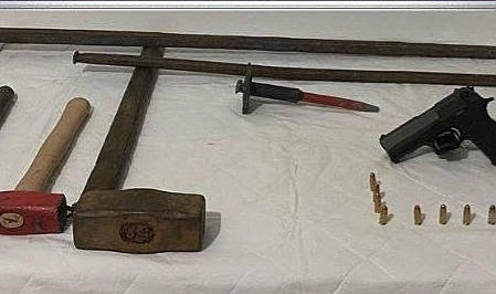 Kars'ta kaçak kazı yapan 4'ü kadın 8 kişi suçüstü yakalandı