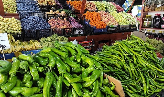 Kars'ta sebze ve meyve fiyatları el yakıyor