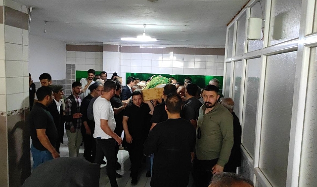 Kars'taki yolcu otobüsü kazasında ölen mühendis toprağa verildi