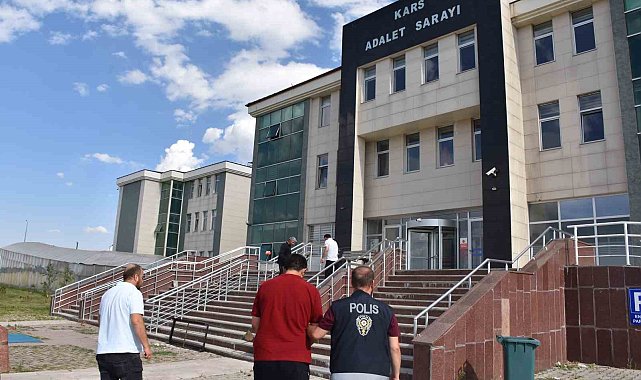 Kars'ta göçmen kaçakçıları tutuklandı