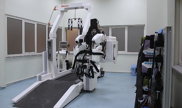 KAÜ'deki Walkbot yürüme robotu çürümeye terk edildi