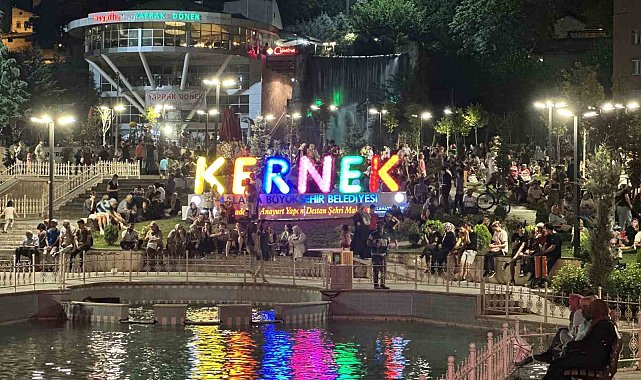 Malatya'da deprem sonrası büyük korku yaşayan vatandaşlar parklara akın etti