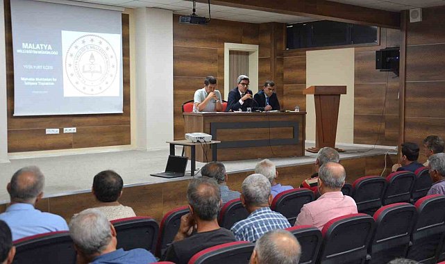 Malatya'da Muhtarlarla eğitim toplantısı