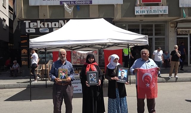 Muş'ta annelerin eylemi devam ediyor