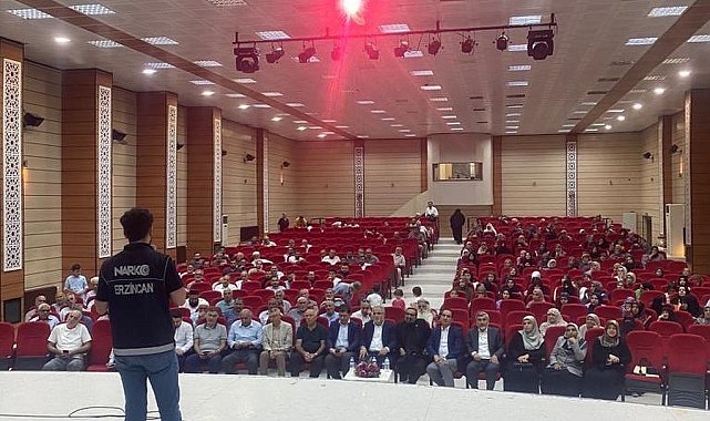 Narkotik polislerinden uyuşturucuyla mücadele eğitimi