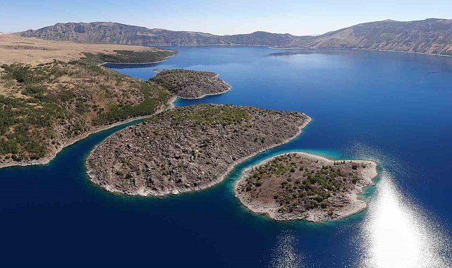 Nemrut kalderasının eşsiz doğası görsel şölen oluşturuyor