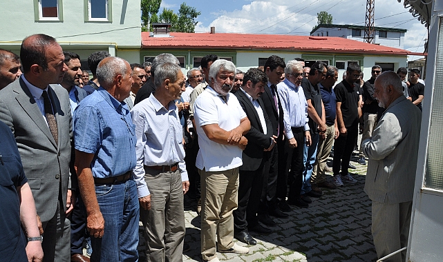 Otobüs kazasında ölen Hamit Ayrım defnedildi