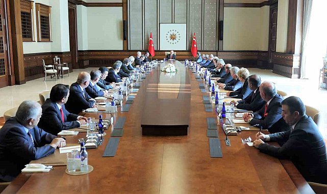 Özakalın'dan Cumhurbaşkanı Erdoğan'a Erzurum sunumu
