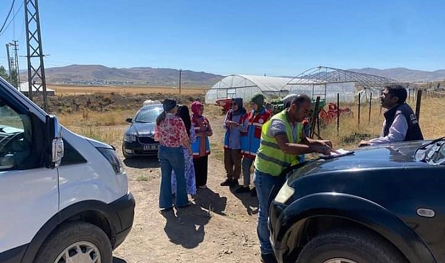 Özalp Belediyesi, seralarda ürettiği ürünleri ihtiyaç sahiplerine dağıttı