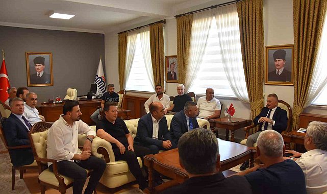 Sadıkoğlu, Vali Yazıcı'yı şehrin ticareti ve sanayisi hakkında bilgilendirdi