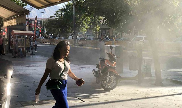 Sıcaktan elektrik panosu yandı