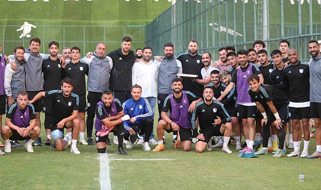 Taraftardan Erzurumspor'a tatlı dopingi