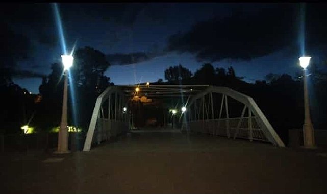 Tarihi Köprü karanlıktan kurtuldu