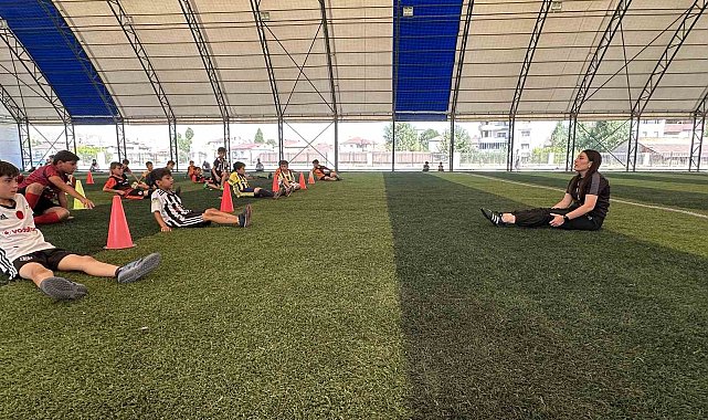 Tatilini bırakıp sporcu yetiştirmek için Yüksekova'da kaldı