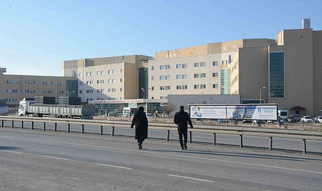 Tatvan Devlet Hastanesine atanan doktorlar hasta kabulüne başladı