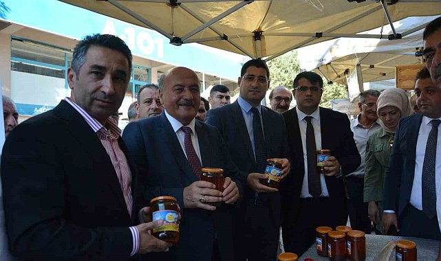 Tercan'da bal festivali düzenlendi