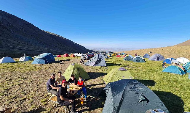 Türkiye'nin en yüksek rakımlı dağcılık şenliği Erzincan'da yapıldı