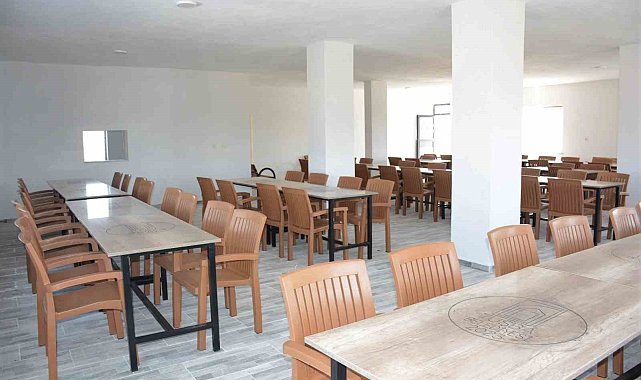 Tuşba Belediyesinden taziye evleri ile Kur'an kurslarına masa ve sandalye desteği