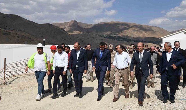 Vali Çelik: "Hakkâri'nin 30 yıllık çöp sorunu çözülecek"